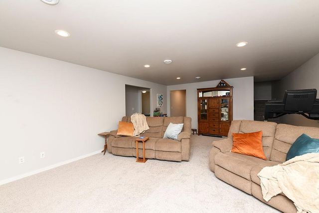 2723 W Westwood Street W, West Fargo, ND 58078