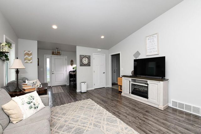 2723 W Westwood Street W, West Fargo, ND 58078