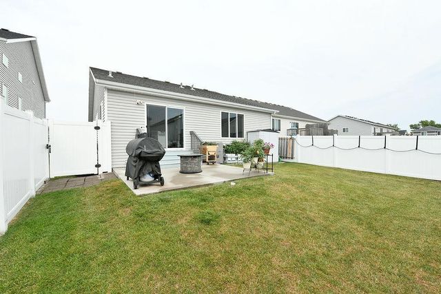 2723 W Westwood Street W, West Fargo, ND 58078