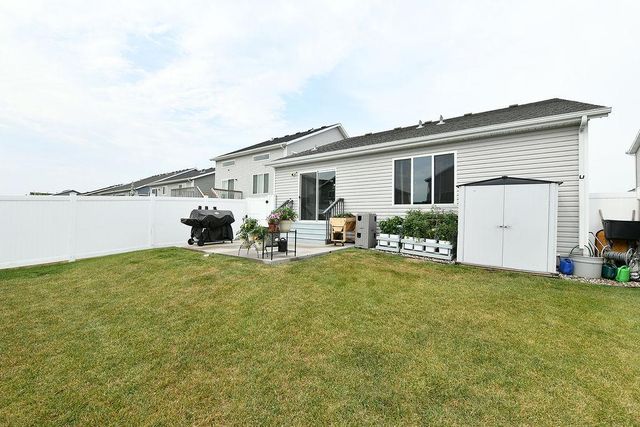 2723 W Westwood Street W, West Fargo, ND 58078