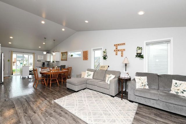 2723 W Westwood Street W, West Fargo, ND 58078