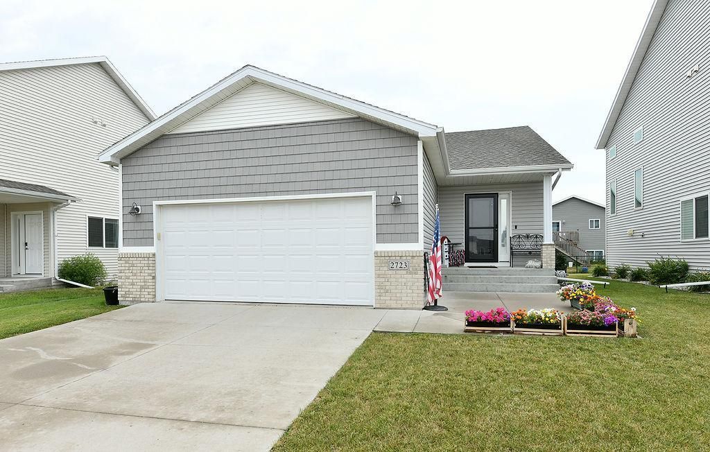 2723 W Westwood Street W, West Fargo, ND 58078