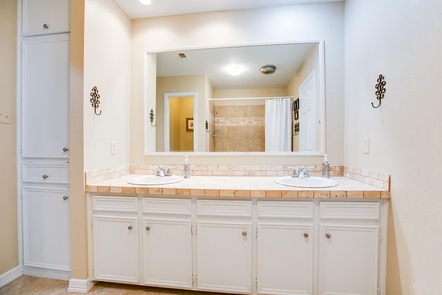 3221 Ridgecrest Lane, San Angelo, TX 76904