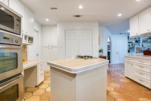 3221 Ridgecrest Lane, San Angelo, TX 76904