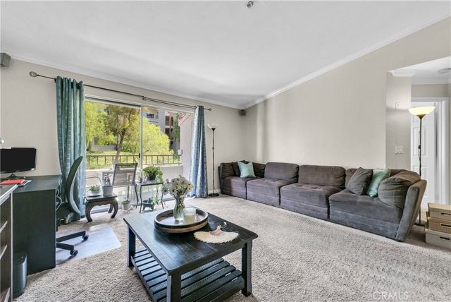 1980 Las Colinas Circle 301, Corona, CA 92879