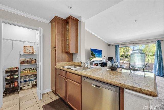 1980 Las Colinas Circle 301, Corona, CA 92879