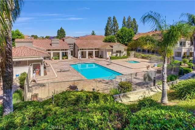 1980 Las Colinas Circle 301, Corona, CA 92879