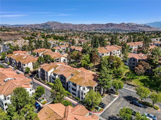 1980 Las Colinas Circle 301, Corona, CA 92879