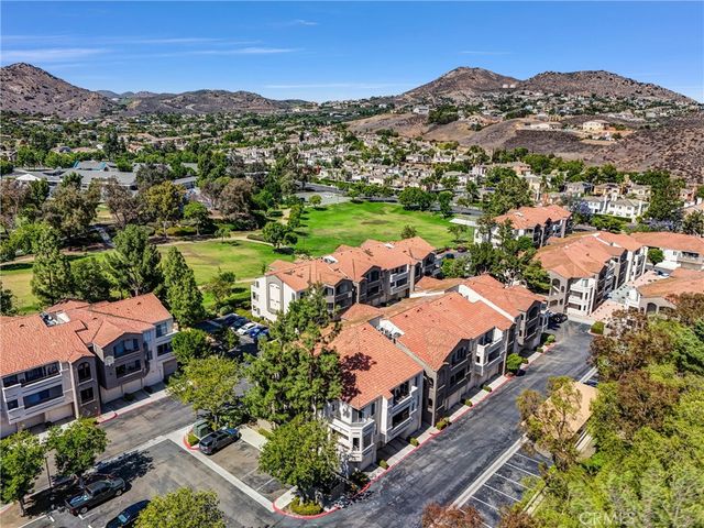 1980 Las Colinas Circle 301, Corona, CA 92879