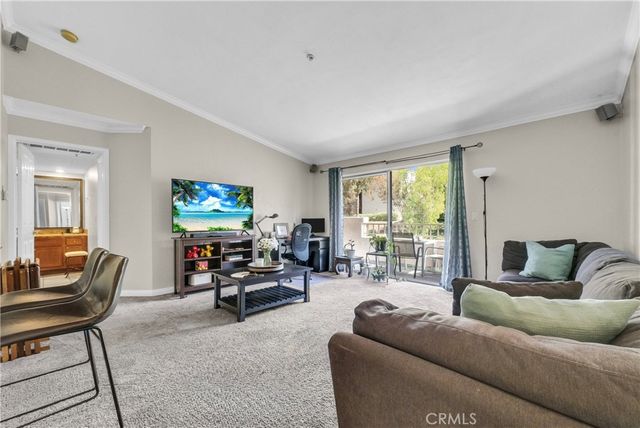 1980 Las Colinas Circle 301, Corona, CA 92879