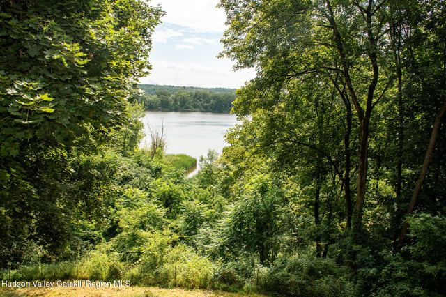 1080 Route 144, New Baltimore, NY 12124