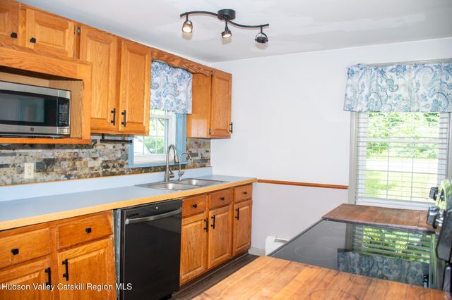 1080 Route 144, New Baltimore, NY 12124