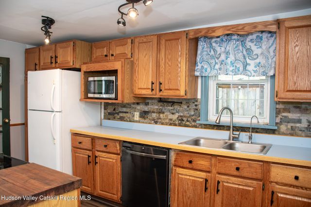 1080 Route 144, New Baltimore, NY 12124