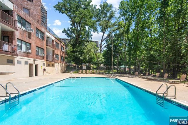 1450 Palisade Avenue 6F, Fort Lee, NJ 07024