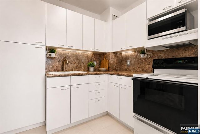 1450 Palisade Avenue 6F, Fort Lee, NJ 07024