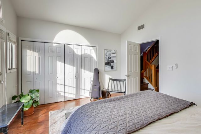 3442 N DAMEN Avenue 3, Chicago, IL 60618