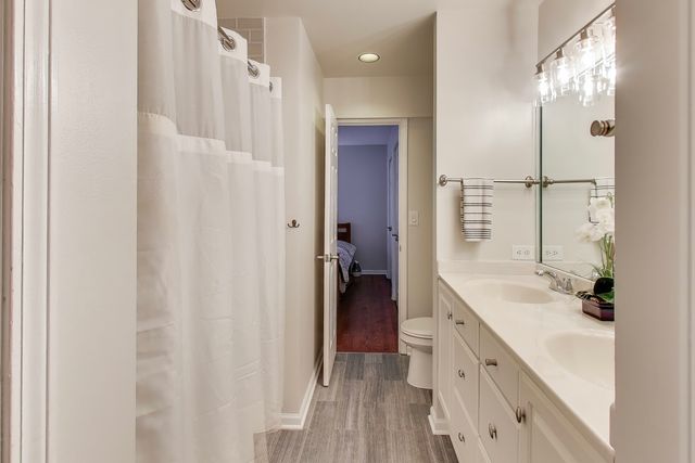 3442 N DAMEN Avenue 3, Chicago, IL 60618