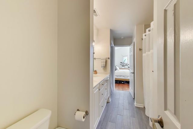 3442 N DAMEN Avenue 3, Chicago, IL 60618