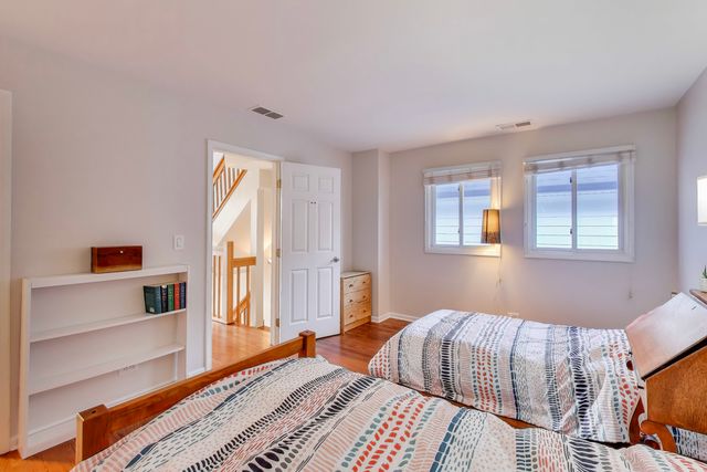 3442 N DAMEN Avenue 3, Chicago, IL 60618