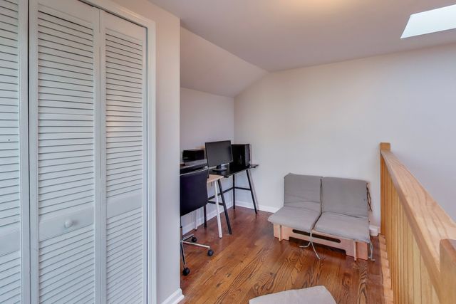 3442 N DAMEN Avenue 3, Chicago, IL 60618