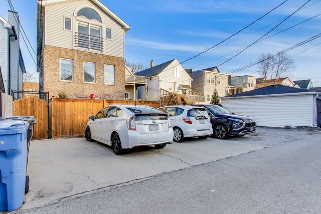 3442 N DAMEN Avenue 3, Chicago, IL 60618