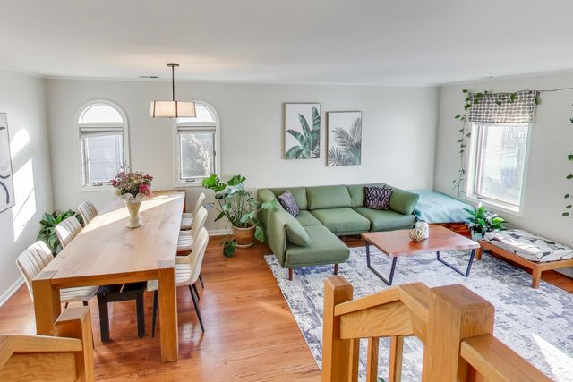 3442 N DAMEN Avenue 3, Chicago, IL 60618