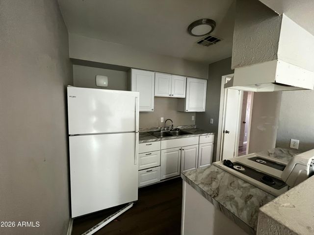 7301 W HEATHERBRAE Drive, Phoenix, AZ 85033