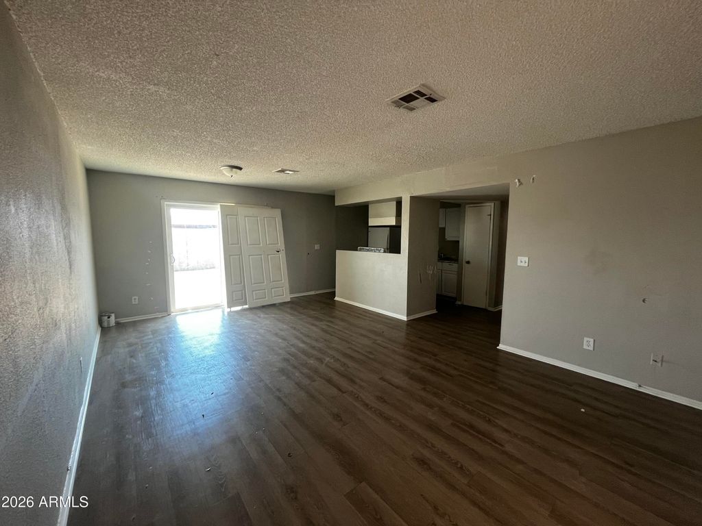 7301 W HEATHERBRAE Drive, Phoenix, AZ 85033 — photo 3