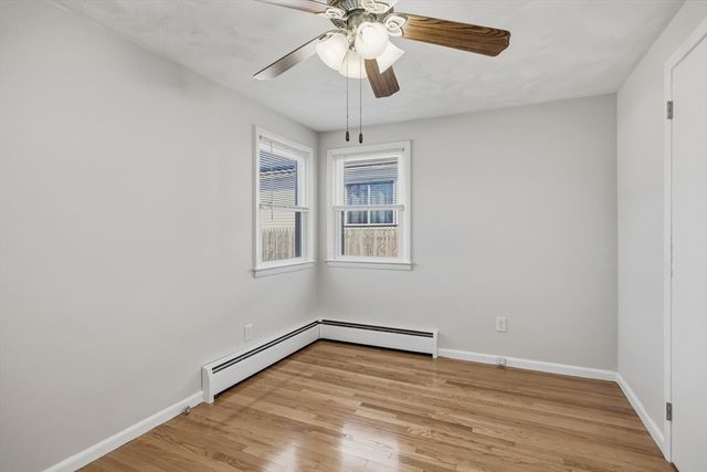 46 Lakevilla Ave, Springfield, MA 01109