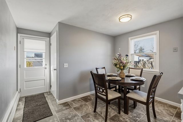 46 Lakevilla Ave, Springfield, MA 01109