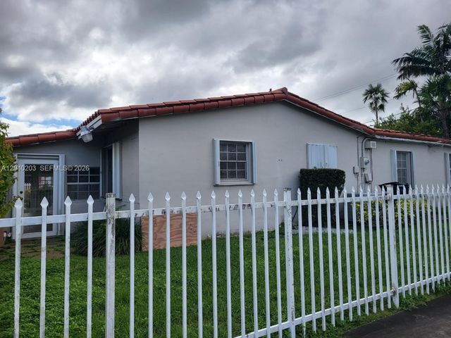 5200 SW 89th Pl, Miami, FL 33165