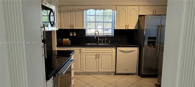 5200 SW 89th Pl, Miami, FL 33165