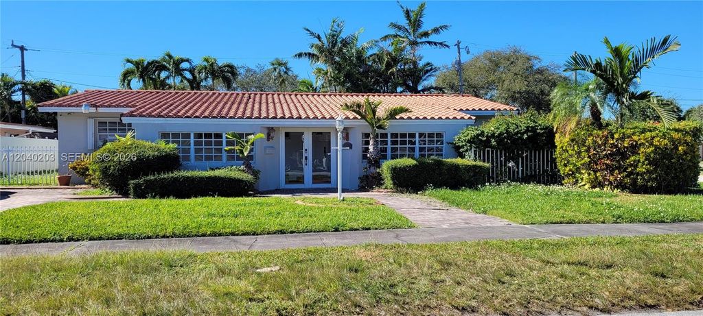 5200 SW 89th Pl, Miami, FL 33165
