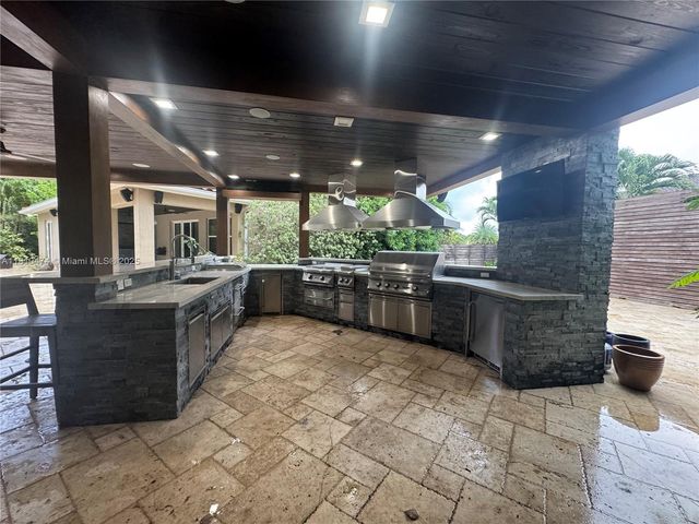 2230 NW 17th Ave, Homestead, FL 33030