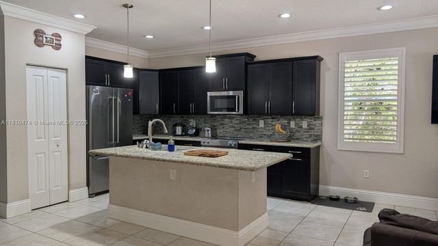 2230 NW 17th Ave, Homestead, FL 33030