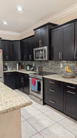 2230 NW 17th Ave, Homestead, FL 33030