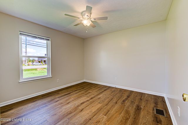 11723 Highway 44, Mt Washington, KY 40047