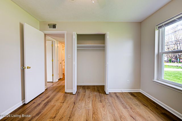 11723 Highway 44, Mt Washington, KY 40047