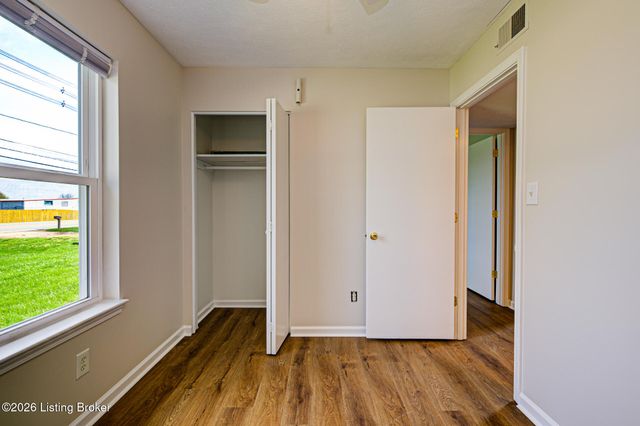 11723 Highway 44, Mt Washington, KY 40047