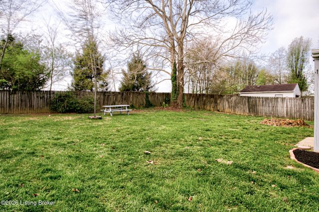 11723 Highway 44, Mt Washington, KY 40047