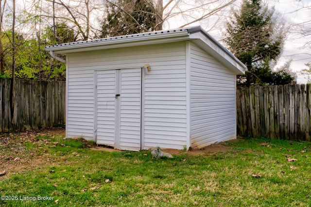 11723 Highway 44, Mt Washington, KY 40047