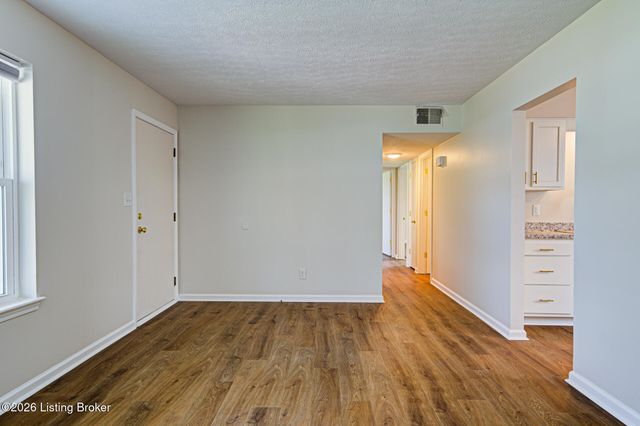 11723 Highway 44, Mt Washington, KY 40047