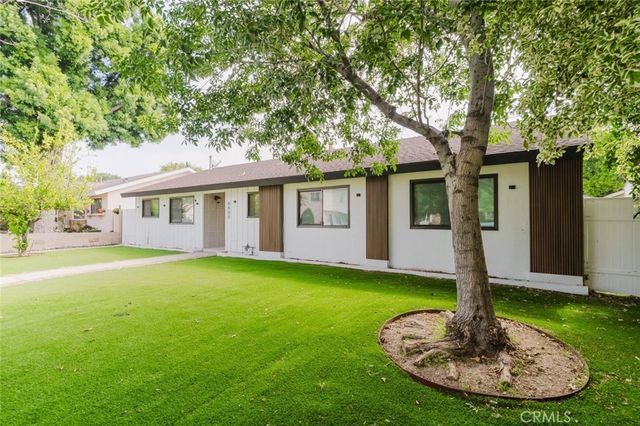 8400 Chimineas, Northridge, CA 91325