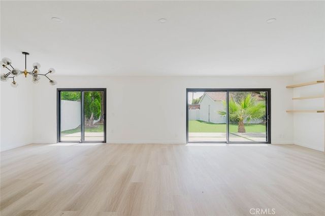 8400 Chimineas, Northridge, CA 91325