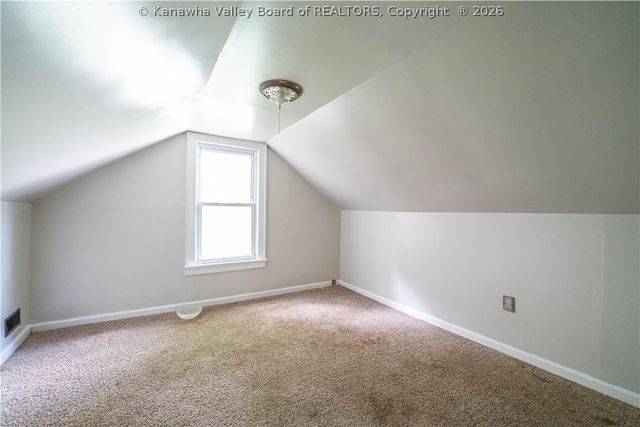909 South Park Road, Charleston, WV 25304
