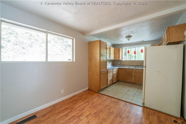 909 South Park Road, Charleston, WV 25304