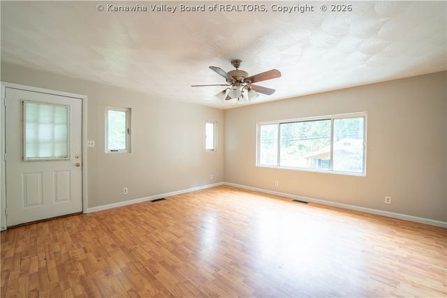 909 South Park Road, Charleston, WV 25304
