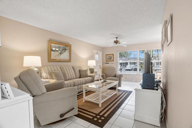 8713 NW 10th Street C101, Plantation, FL 33322