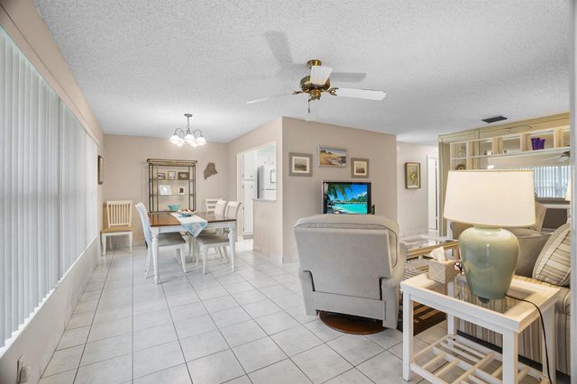 8713 NW 10th Street C101, Plantation, FL 33322