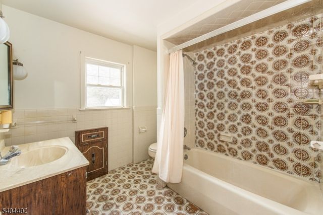 32 Walker Ave, Morristown Town, NJ 07960